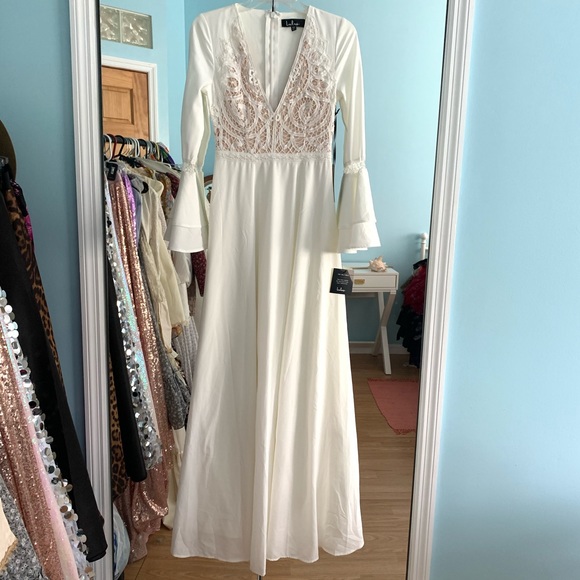 SOLD Lulus Enchanted Belle Sleeve Wedding Dress - Picture 2 of 11